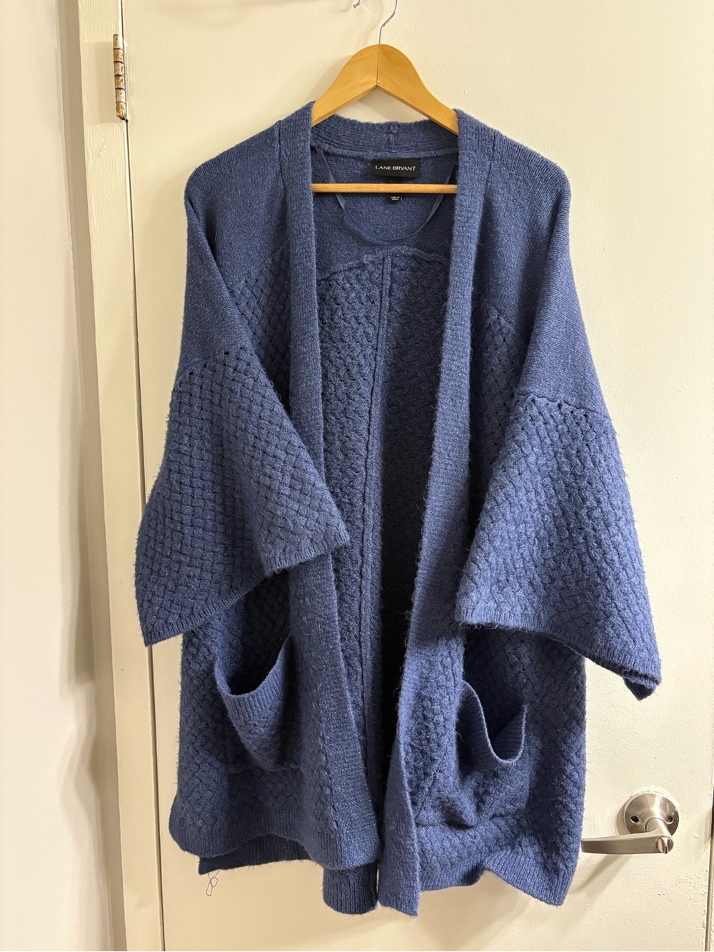 Kimono style cardigan sweater 22/24W, beautiful blue with silver strands